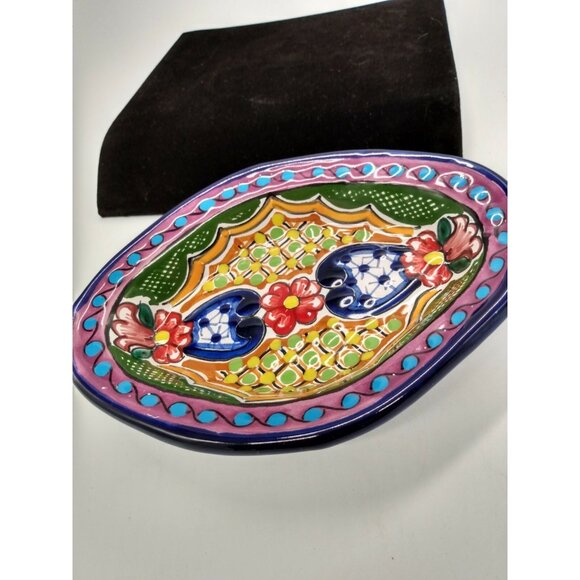 Oval Serving Dish Signed Ocotlan Pue. Mexico EUC. 7 1/4" x 5 1/4" - Picture 7 of 8